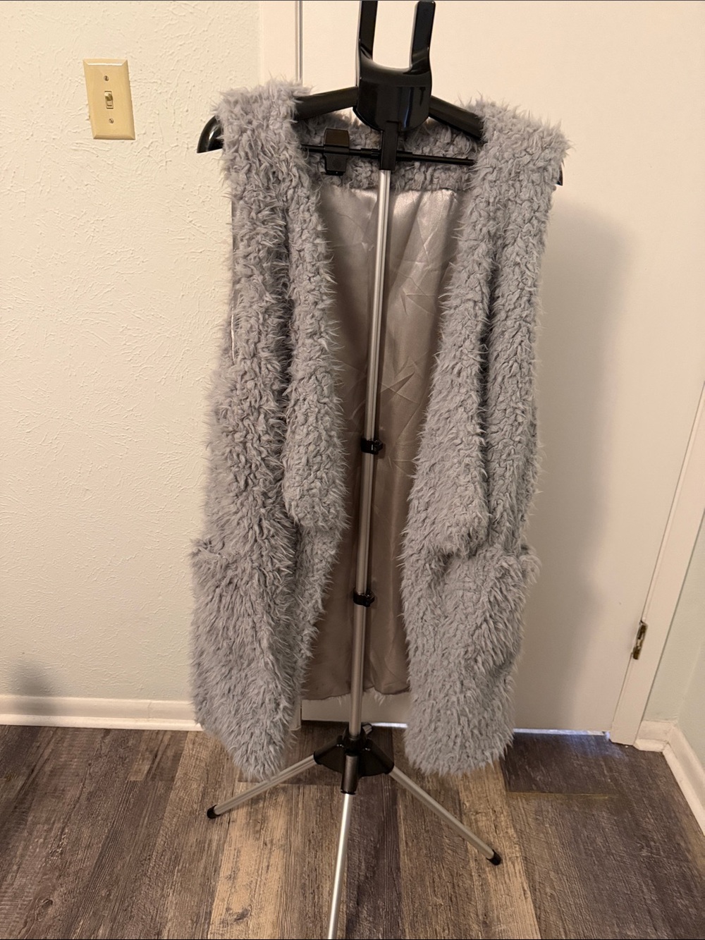 Plush Teddy Vest in Light Gray
